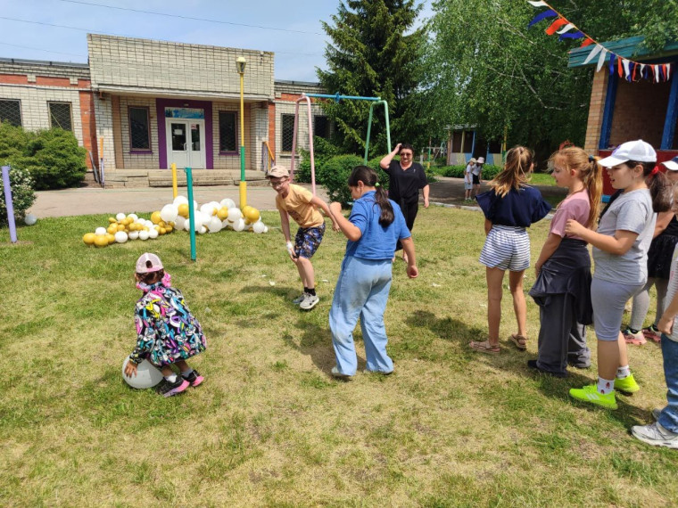 "Шаробумс!" - веселая игра, которая ежегодно проходит в нашем лагере.